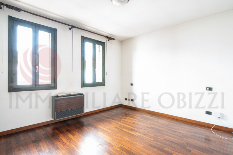 ALBIGNASEGO CENTRO: in esclusiva, situata nella rinomata zona del centro di Albignasego, splendid...