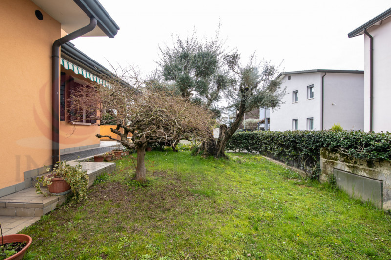 ALBIGNASEGO CENTRO: in esclusiva, situata nella rinomata zona del centro di Albignasego, splendid...