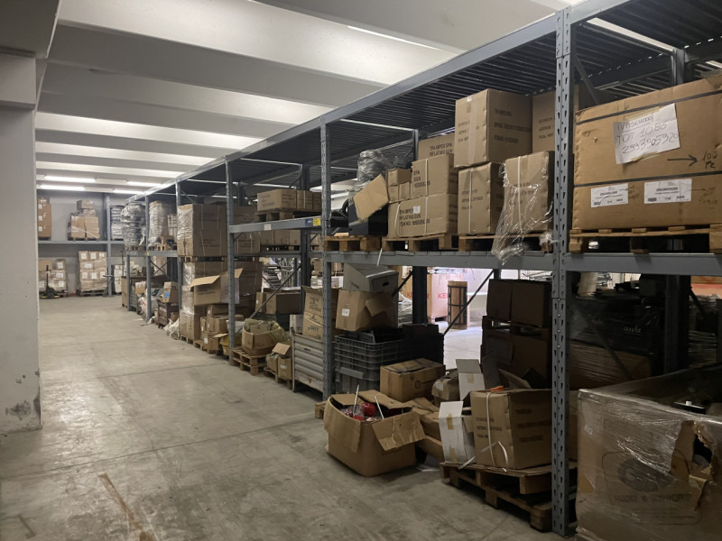 Siamo proporre in vendita, in zona industriale a Pieve del Grappa, un capannone di circa 2000 mq,...