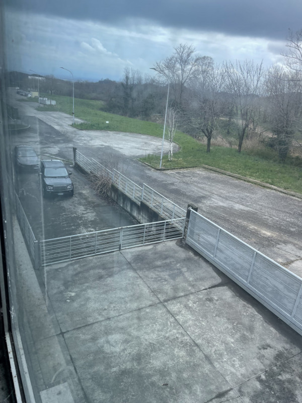 Siamo proporre in vendita, in zona industriale a Pieve del Grappa, un capannone di circa 2000 mq,...