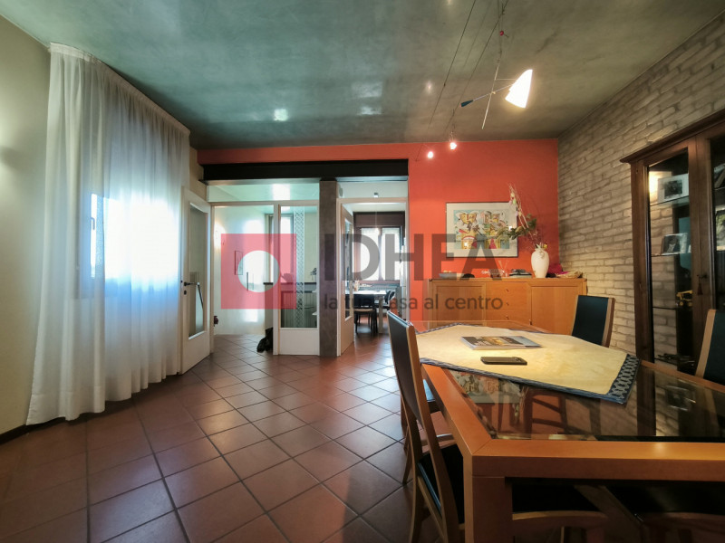 "RIFERIMENTO FPSB2 "

SAN BIAGIO DI CALLALTA - Non lontano dalla frazione di Olmi, immerso nel ve...