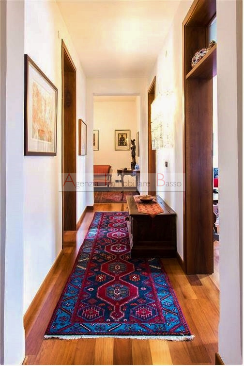 In vendita: ampio appartamento di 180 mq nel cuore del Centro Storico di Padova, situato al piano...