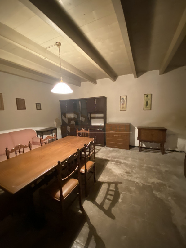 In vendita, nel comune di Sossano, un'affascinante proprietà rustica immersa nella tranquillità d...