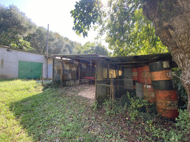 In vendita, nel comune di Sossano, un'affascinante proprietà rustica immersa nella tranquillità d...