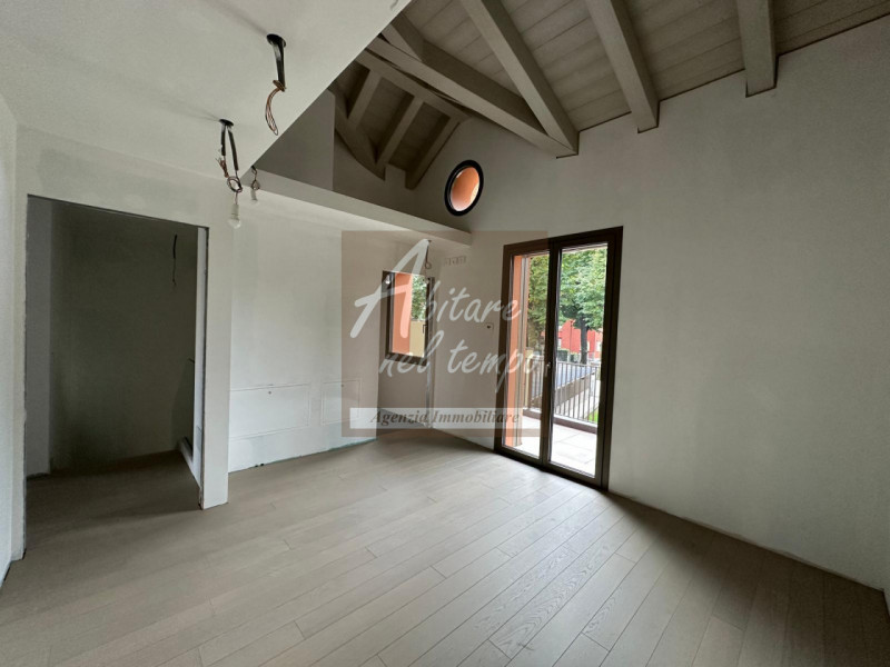 CITTADELLA -  VIALE DELLA STAZIONE

Villa di testa di pregio di nuova costruzione.

Elegante vill...