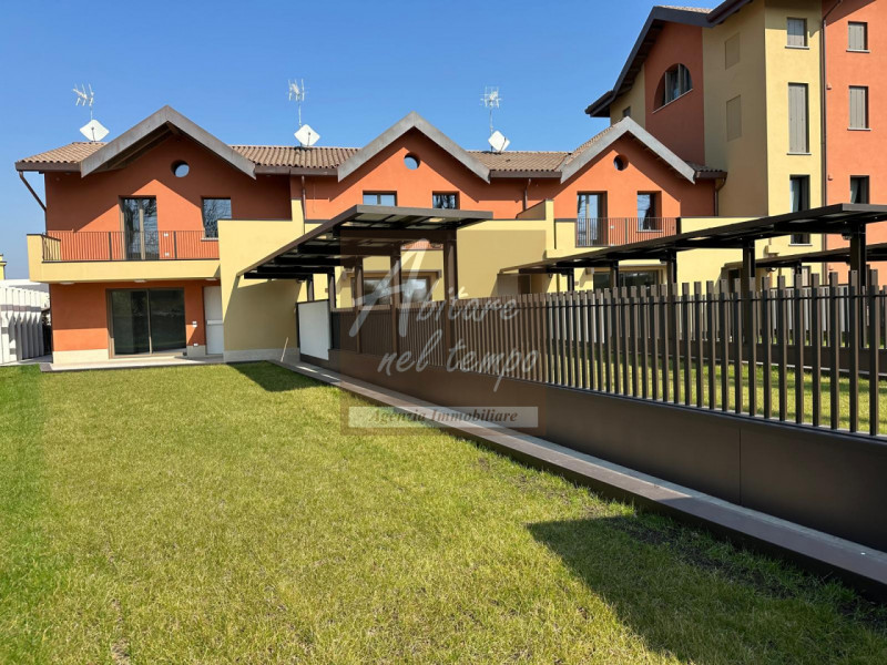 CITTADELLA -  VIALE DELLA STAZIONE

Villa di testa di pregio di nuova costruzione.

Elegante vill...