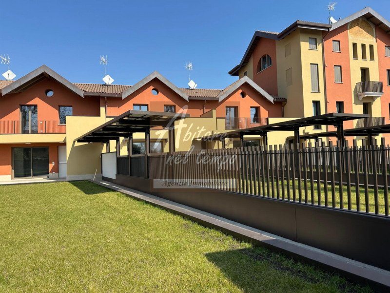 CITTADELLA -  VIALE DELLA STAZIONE

Villa di testa di pregio di nuova costruzione.

Elegante vill...