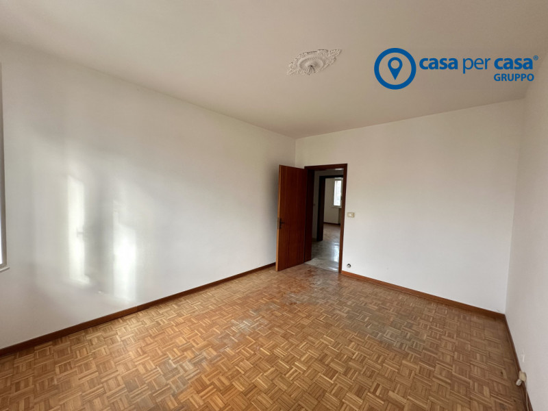 APPROVATO GRUPPO CASA PER CASA: VALUTATO, CONTROLLATO, GESTITO IN ESCLUSIVA

ZONA: Posizionato ne...