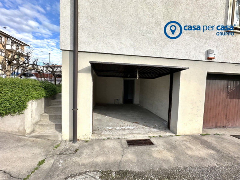 APPROVATO GRUPPO CASA PER CASA: VALUTATO, CONTROLLATO, GESTITO IN ESCLUSIVA

ZONA: Posizionato ne...