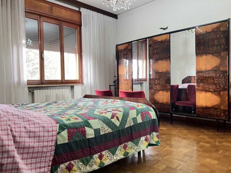 Boara Pisani (PD)

Immersa nella tranquillità della campagna di Boara Pisani, proponiamo in vendi...