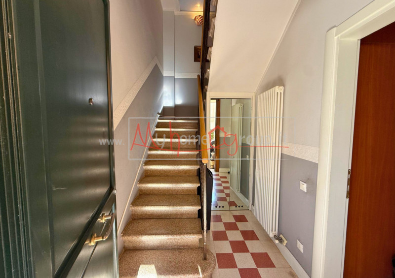 CHIESANUOVA - (Rif.V252-s) - Proponiamo in zona centrale al confine tra Chiesanuova e Sarmeola a ...