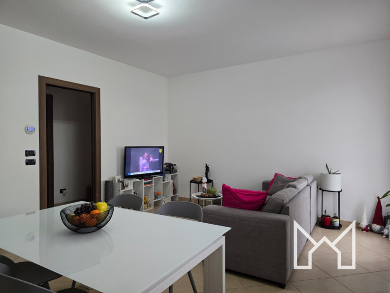 SAN ZENONE- In zona tranquilla e comoda a tutti i principali servizi, proponiamo appartamento bic...