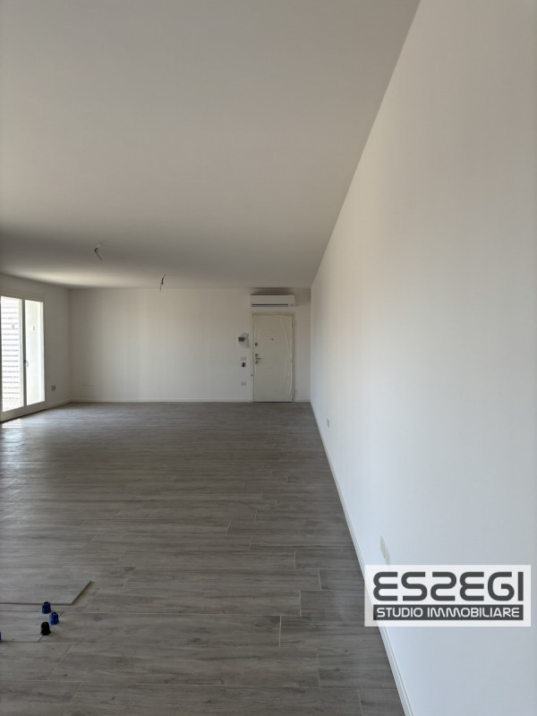 CASELLE di SELVAZZANO DENTRO: Proponiamo in vendita appartamento al secondo piano di un elegante ...