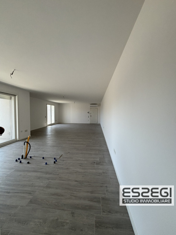 CASELLE di SELVAZZANO DENTRO: Proponiamo in vendita appartamento al secondo piano di un elegante ...