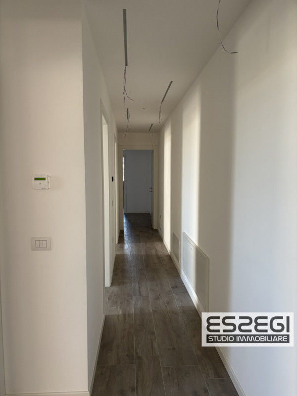 CASELLE di SELVAZZANO DENTRO: Proponiamo in vendita appartamento al secondo piano di un elegante ...