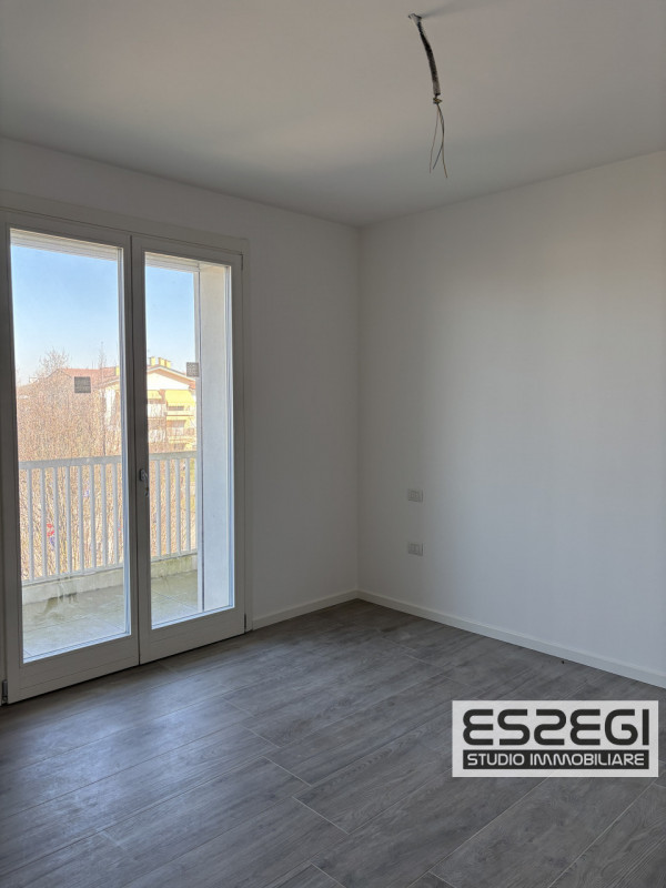 CASELLE di SELVAZZANO DENTRO: Proponiamo in vendita appartamento al secondo piano di un elegante ...