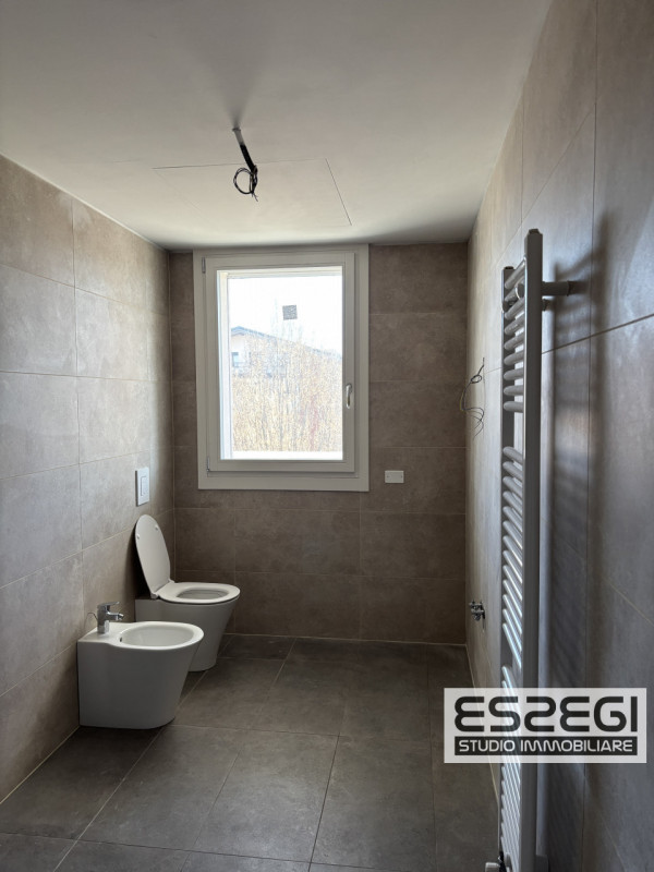 CASELLE di SELVAZZANO DENTRO: Proponiamo in vendita appartamento al secondo piano di un elegante ...