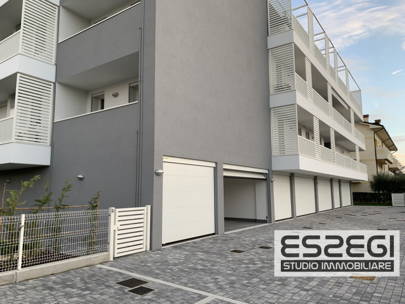 CASELLE di SELVAZZANO DENTRO: Proponiamo in vendita appartamento al secondo piano di un elegante ...