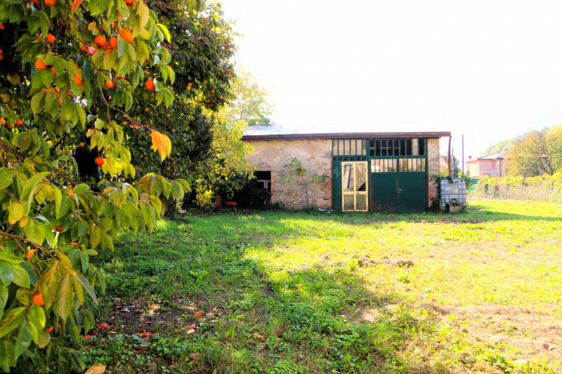 MONSELICE: rustico accostato da ristrutturare costruito ad inizio del 1900. Sviluppato su due liv...