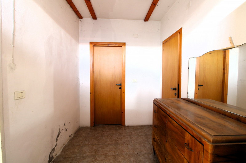 MONSELICE: rustico accostato da ristrutturare costruito ad inizio del 1900. Sviluppato su due liv...