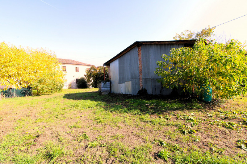 MONSELICE: rustico accostato da ristrutturare costruito ad inizio del 1900. Sviluppato su due liv...