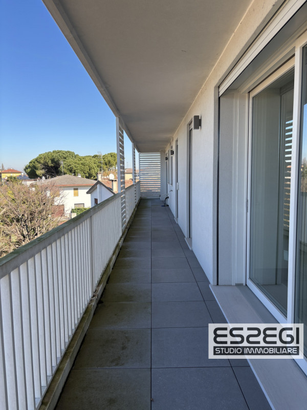 SELVAZZANO DENTRO quartiere SAN DOMENICO: Proponiamo in vendita attico al secondo ed ultimo piano...