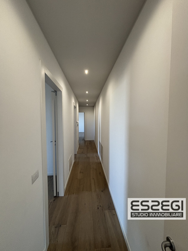 SELVAZZANO DENTRO quartiere SAN DOMENICO: Proponiamo in vendita attico al secondo ed ultimo piano...