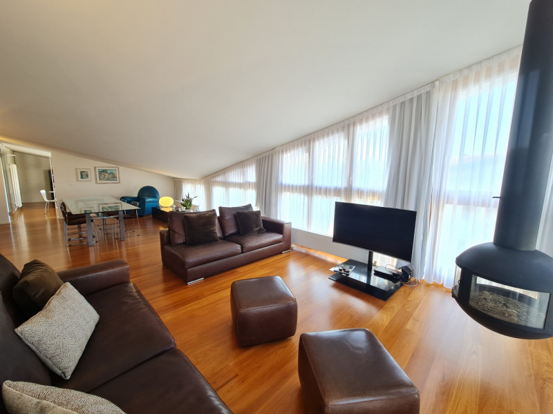 Attico esclusivo situato in una delle zone più prestigiose di Abano Terme, con una vista spettaco...