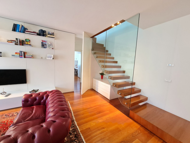 Attico esclusivo situato in una delle zone più prestigiose di Abano Terme, con una vista spettaco...