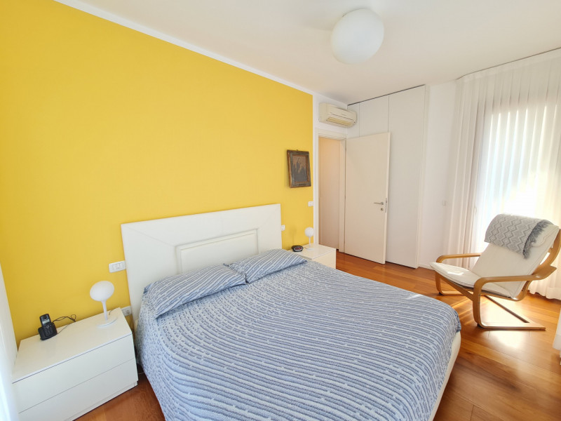 Attico esclusivo situato in una delle zone più prestigiose di Abano Terme, con una vista spettaco...