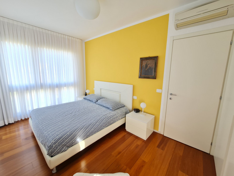 Attico esclusivo situato in una delle zone più prestigiose di Abano Terme, con una vista spettaco...