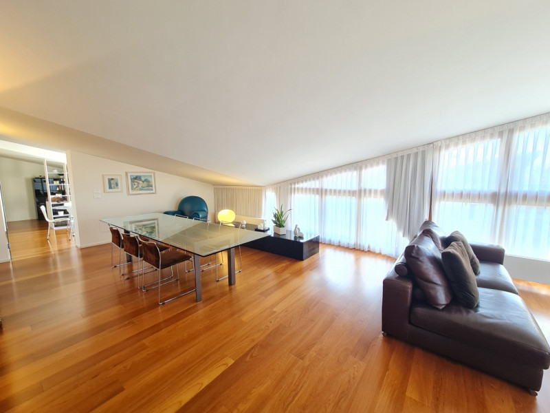 Attico esclusivo situato in una delle zone più prestigiose di Abano Terme, con una vista spettaco...