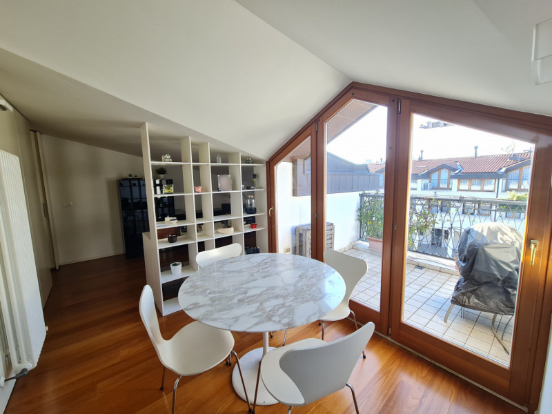 Attico esclusivo situato in una delle zone più prestigiose di Abano Terme, con una vista spettaco...