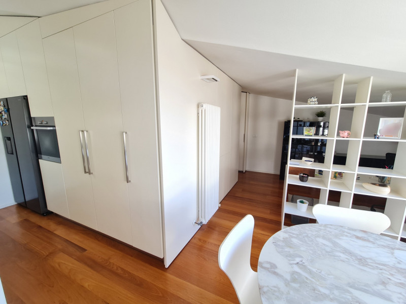 Attico esclusivo situato in una delle zone più prestigiose di Abano Terme, con una vista spettaco...