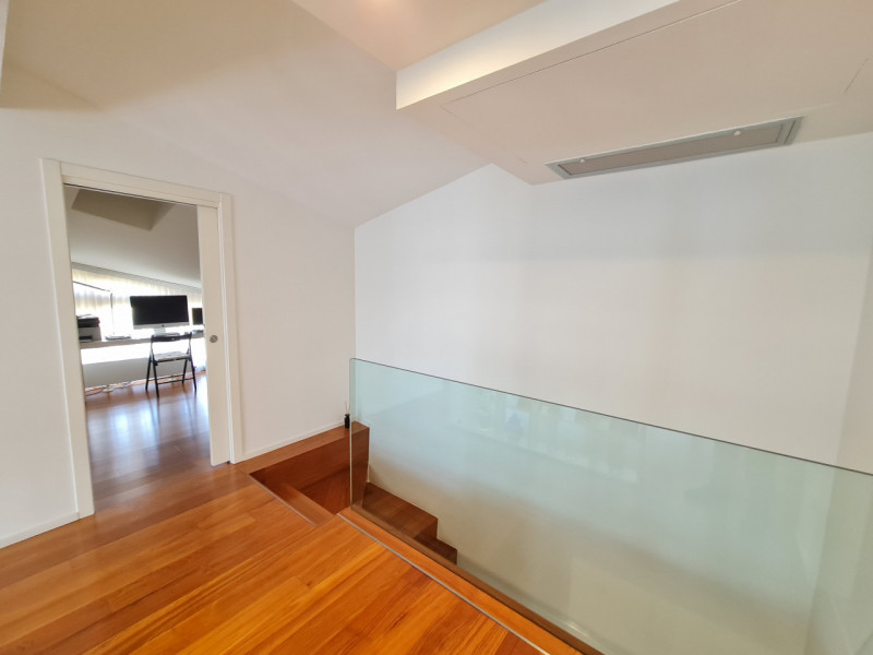 Attico esclusivo situato in una delle zone più prestigiose di Abano Terme, con una vista spettaco...