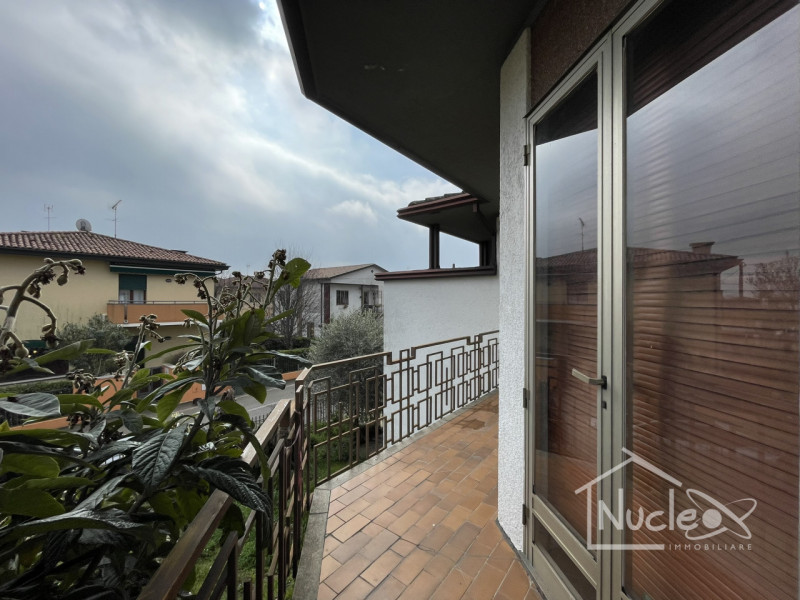 Due Carrare, in quartiere residenziale tranquillo vicino a Battaglia Terme e comodo al casello di...