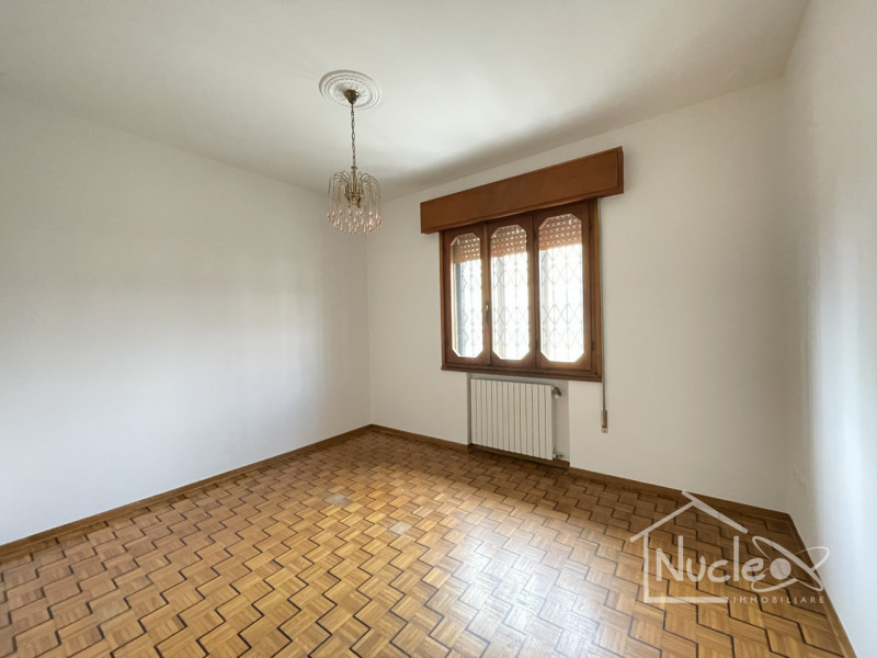 Due Carrare, in quartiere residenziale tranquillo vicino a Battaglia Terme e comodo al casello di...