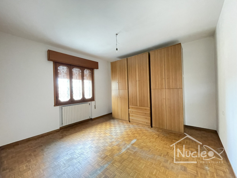 Due Carrare, in quartiere residenziale tranquillo vicino a Battaglia Terme e comodo al casello di...