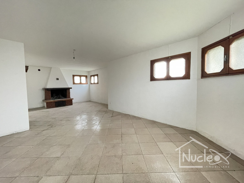 Due Carrare, in quartiere residenziale tranquillo vicino a Battaglia Terme e comodo al casello di...