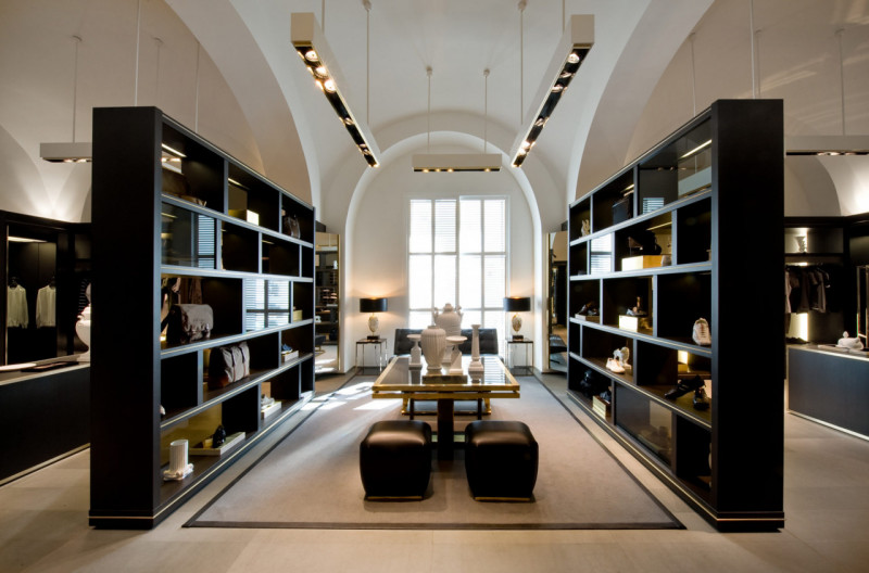 MESTRINO-  In zona di  passaggio,  proponiamo LUMONOSO  NEGOZIO vetrinato  di 70 mq, caratterizza...