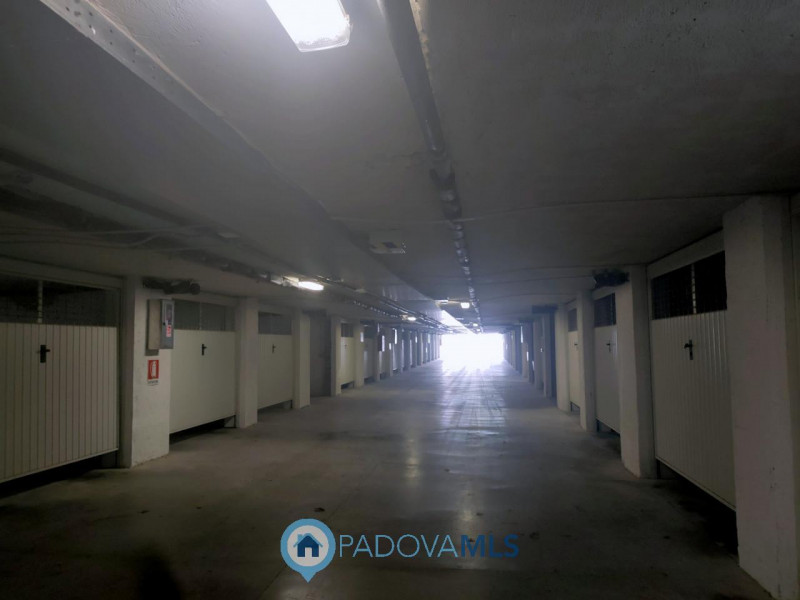 Immobile in esclusiva al Gruppo Padova MLS
CHIOGGIA - ISOLA VERDE Scopri questo affascinante appa...