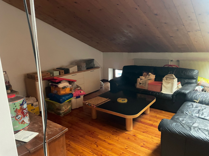 In centro storico, in palazzina di pregio di sole due unità, proponiamo appartamento al secondo e...