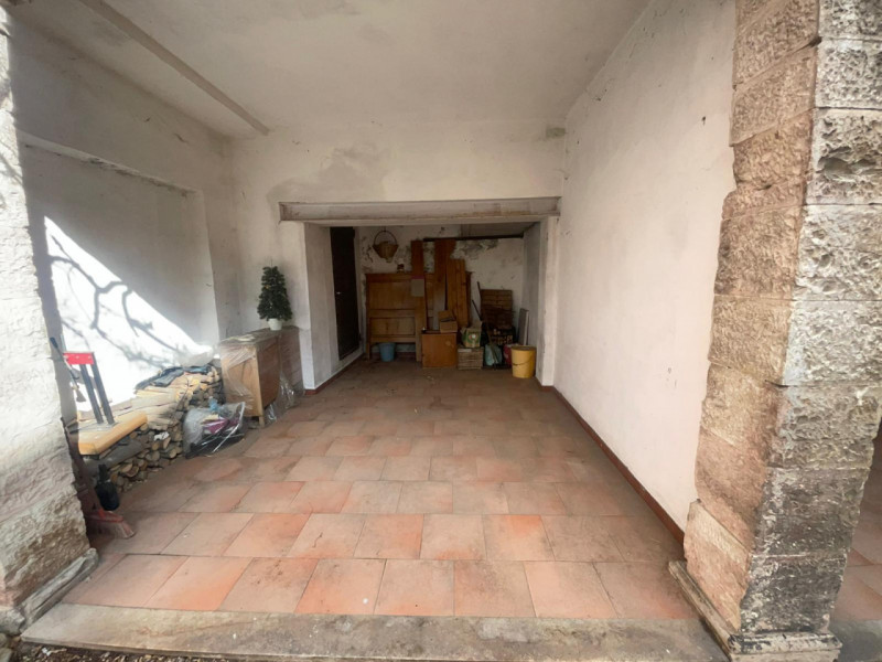 In centro storico, in palazzina di pregio di sole due unità, proponiamo appartamento al secondo e...