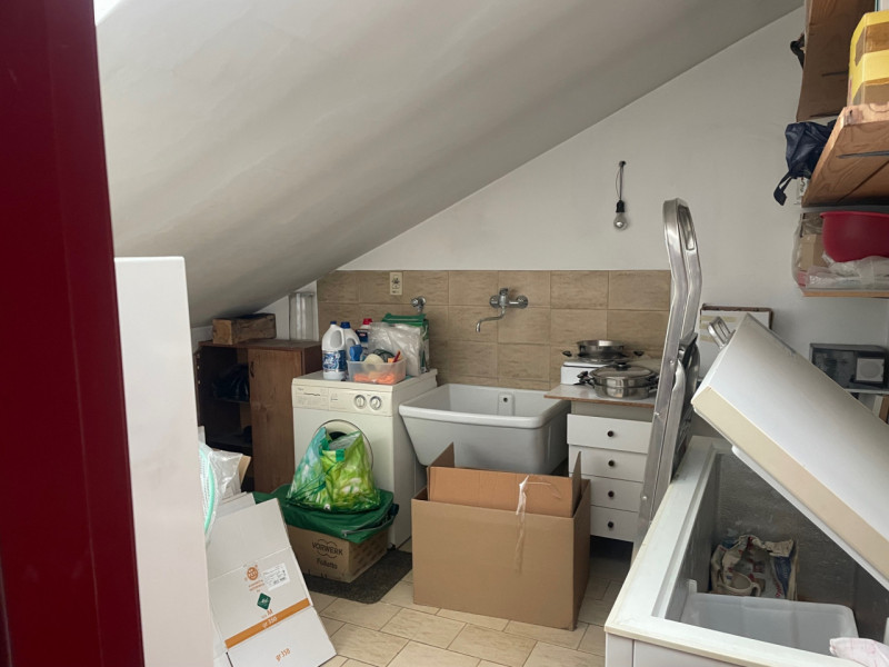 In centro storico, in palazzina di pregio di sole due unità, proponiamo appartamento al secondo e...