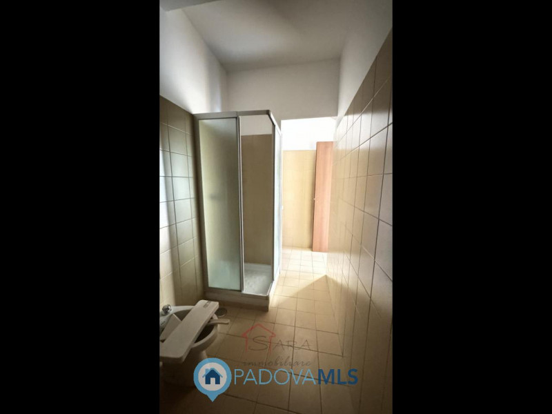 Immobile in esclusiva al Gruppo Padova MLS
ESCLUSIVA PROPRIETA'

Padova - Largo Europa: 

APPARTA...