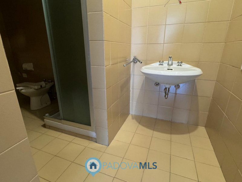 Immobile in esclusiva al Gruppo Padova MLS
ESCLUSIVA PROPRIETA'

Padova - Largo Europa: 

APPARTA...