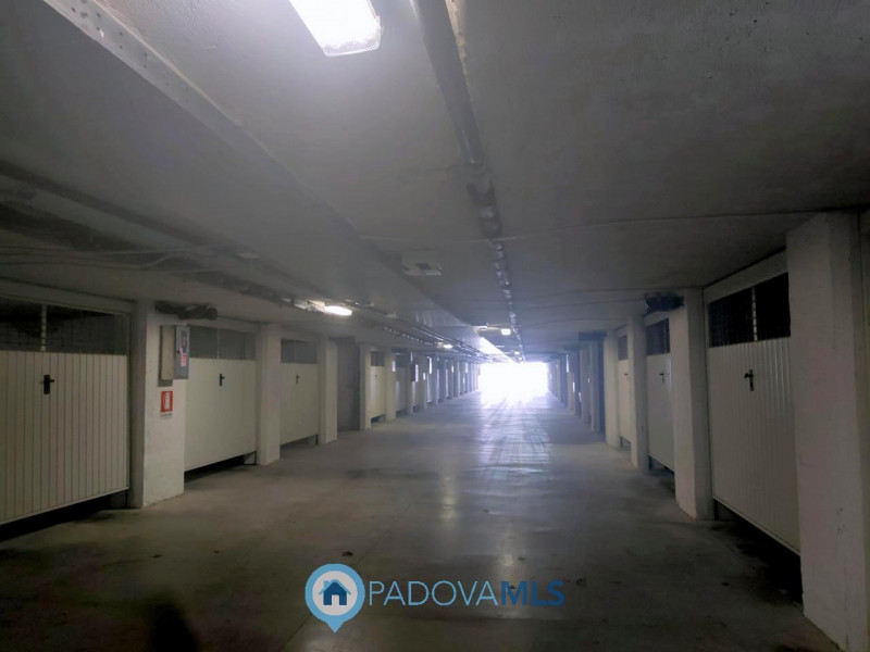 Immobile in esclusiva al Gruppo Padova MLS

CHIOGGIA - ISOLA VERDE Scopri questo affascinante app...