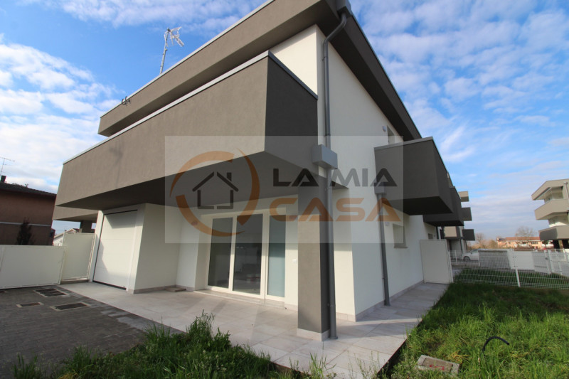 SANT'ANGELO DI PIOVE DI SACCO - In nuova lottizzazione, in zona centrale del Paese, proponiamo vi...