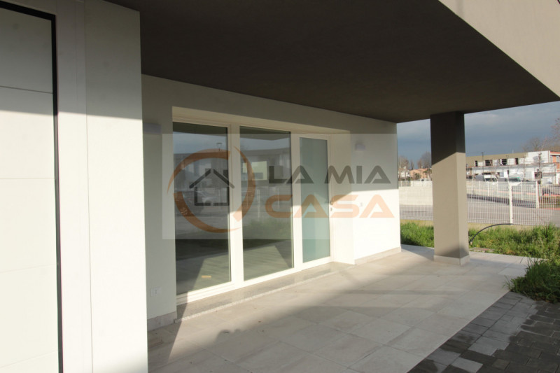 SANT'ANGELO DI PIOVE DI SACCO - In nuova lottizzazione, in zona centrale del Paese, proponiamo vi...