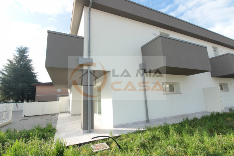 SANT'ANGELO DI PIOVE DI SACCO - In nuova lottizzazione, in zona centrale del Paese, proponiamo vi...